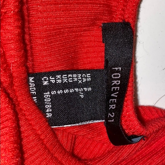 crop tee - Picture 2 of 3